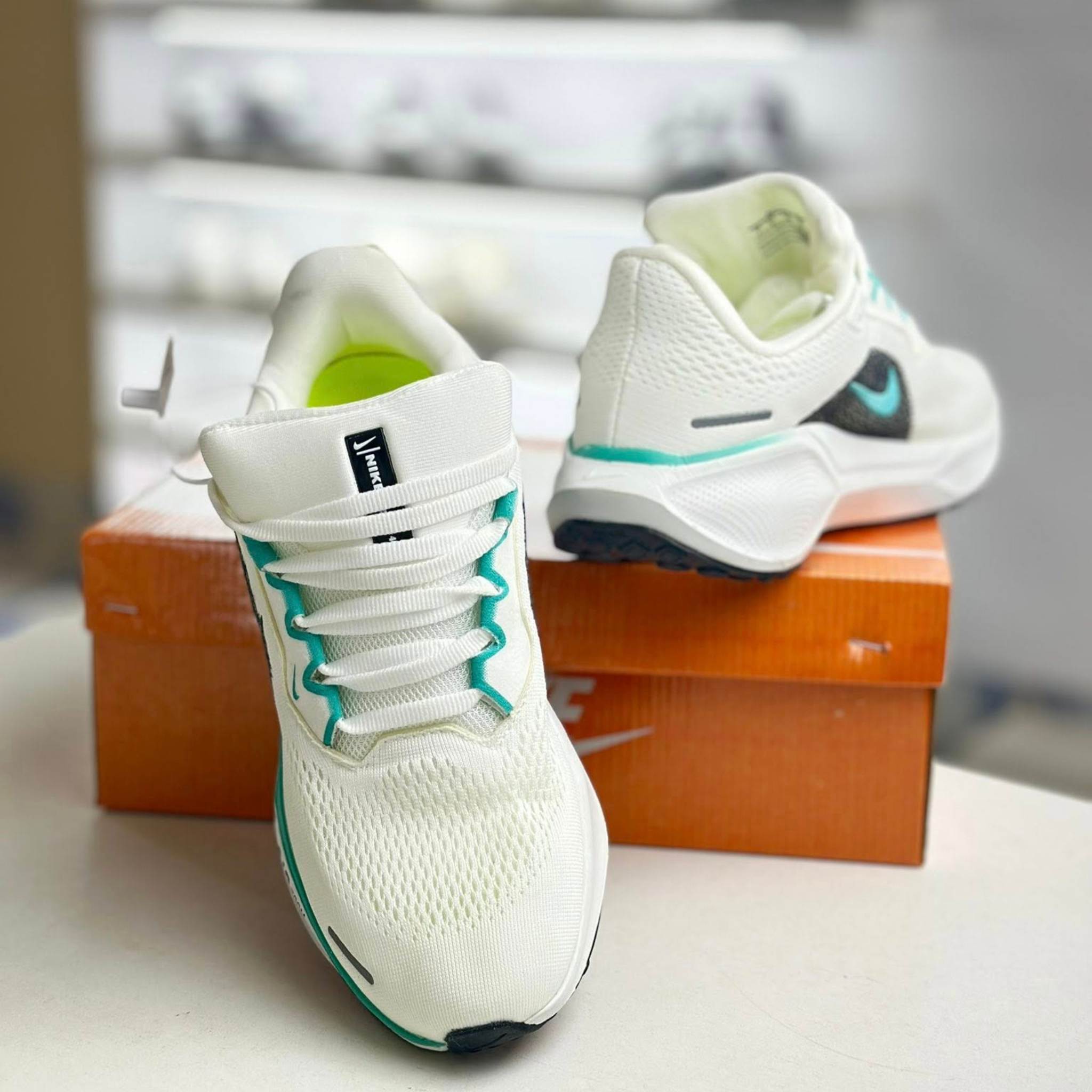 Nike Air Zoom Pegasus White - Image 2