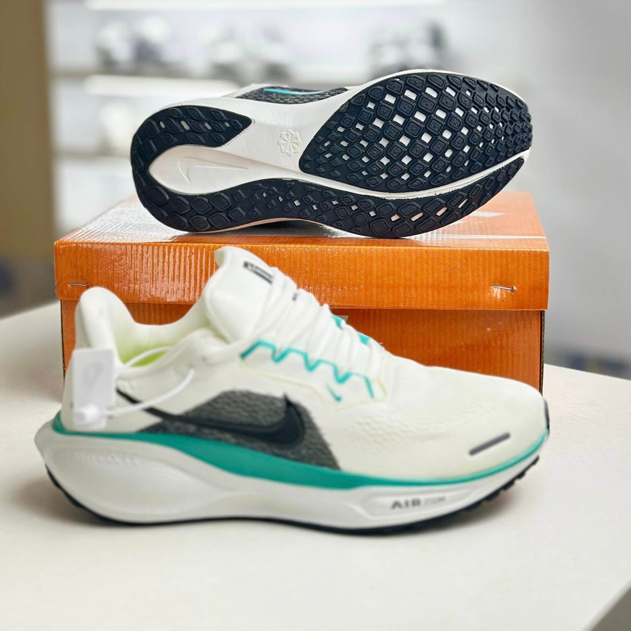 Nike Air Zoom Pegasus White - Image 3