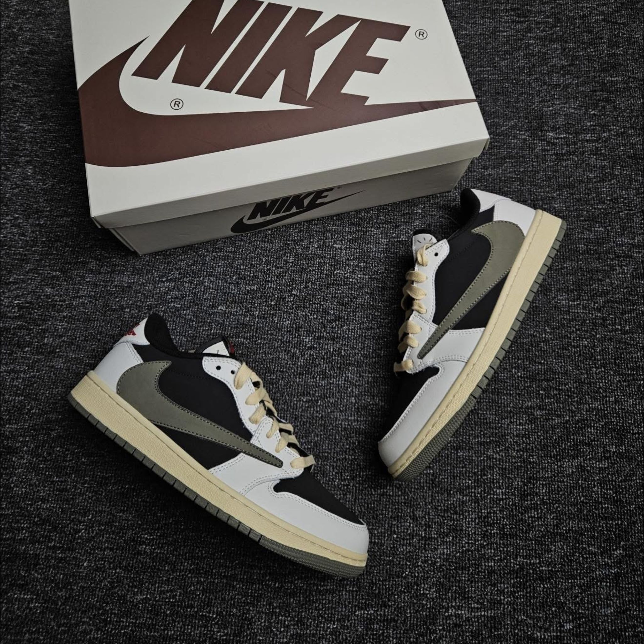 Travis Scott (Black-White-Olive)