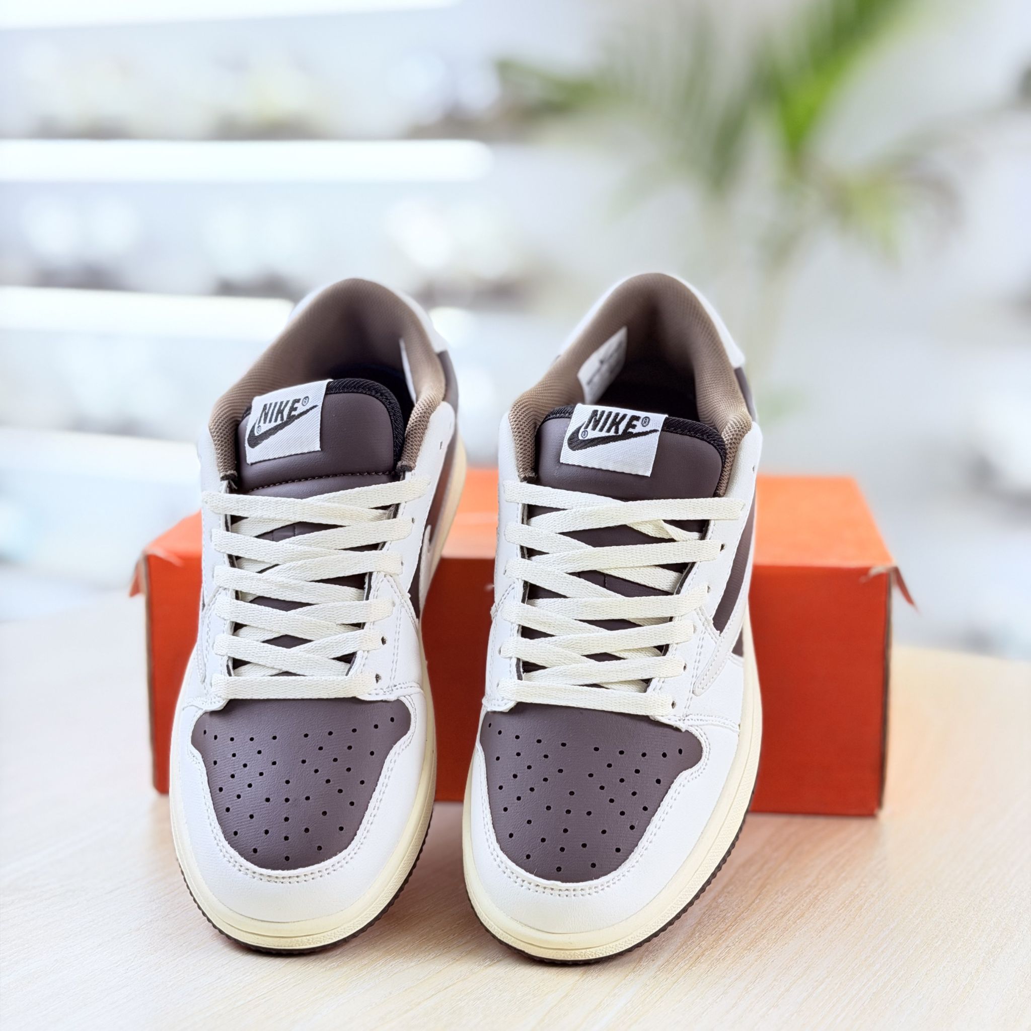 Nike Air Jorden 1 Travis Scott Grey and Whit