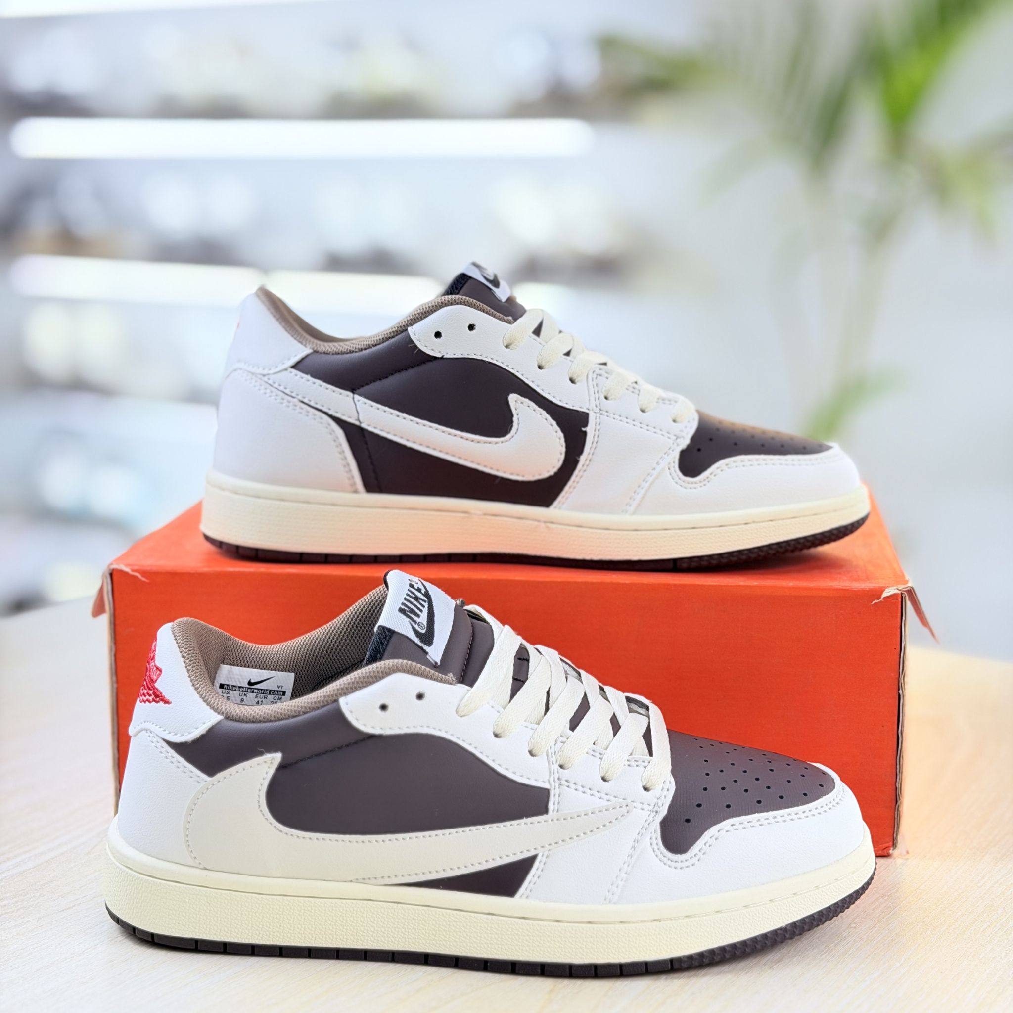 Nike Air Jorden 1 Travis Scott Grey and Whit